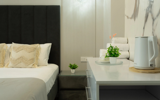 Poslednij Etazh Leta - Stilnaya Studiya u Morya v Sochi (Ashe) Apartments