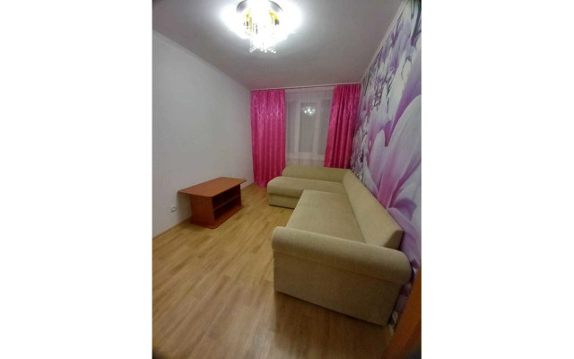 Trekhkomnatnye Apartamenty V 13-Om Mikrorayone, 36