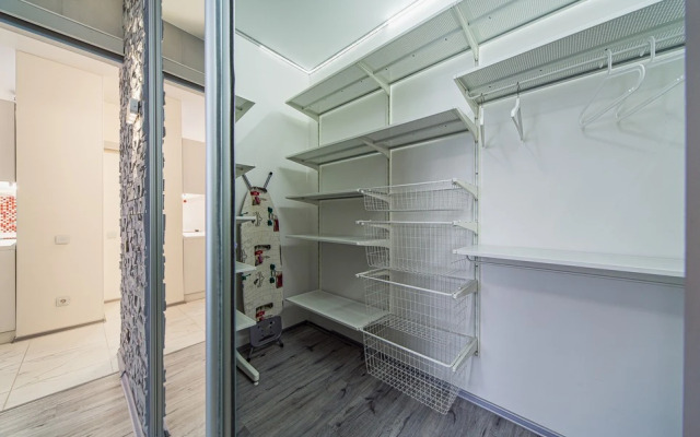 Квартира от компании Хоум Отель на улице А. Толстого 70