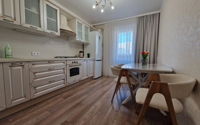 Vitalij HouseRent Tryohkomnatnaya po ul. Rinata Galeeva,31 Flat