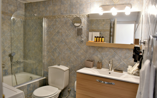 Hydra's Pearl Apartments