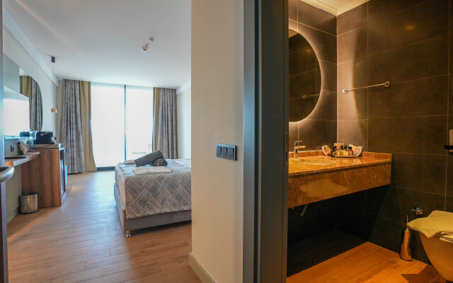 Ada Port Hotel - Adults Only