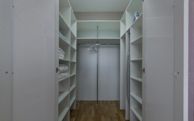 2 Komnatnaya Na Tsentralnoy Naberezhnoy Zaliva Apartment