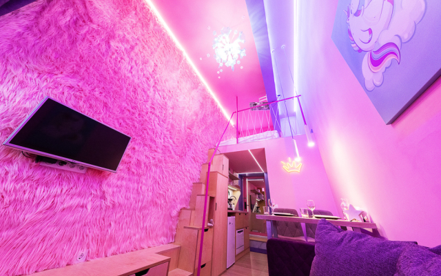 Studio v Rainbow Apartments