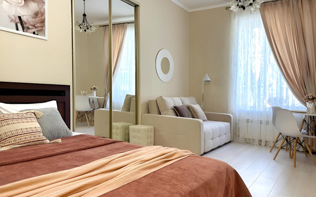 Uyutnaya studiya na Brodvee Flat