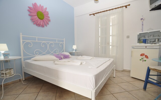 Manos Apartments