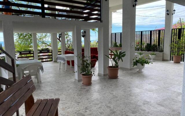 Elida Guest House