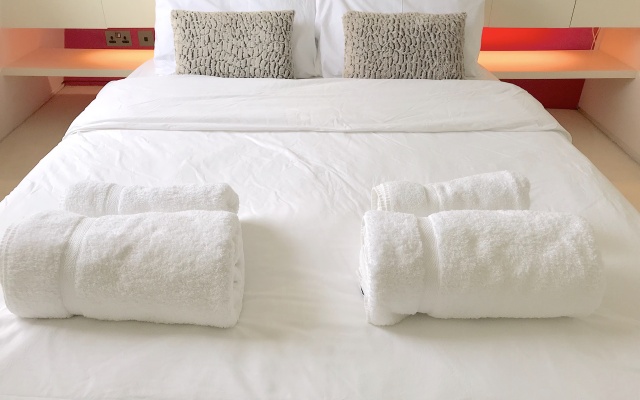 Comfortable Aircon Apartment Earls Court