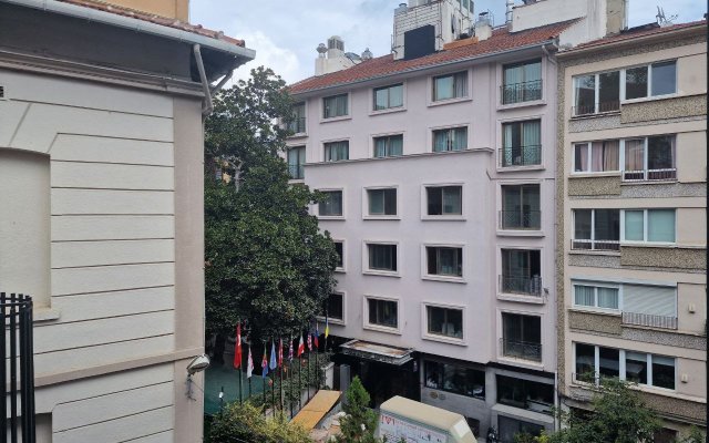 Cihangir 212 Apartments