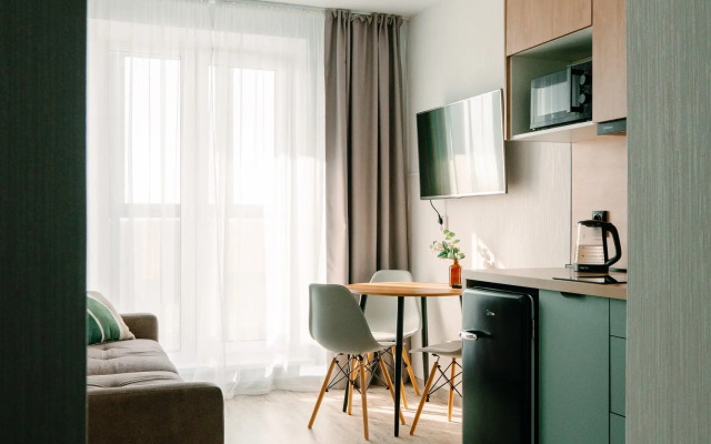 S Sovremennym Dizaynom Studiya + Spalnya Flat