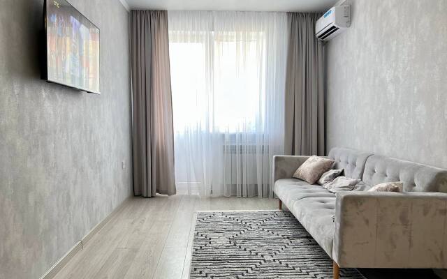 Lyuks V ZhK Zvyozdny Apartments