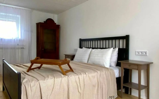S Sadom I Basseynom Private house