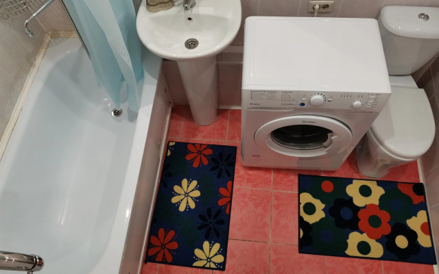 Ukhtasutki On The Yubileynaya