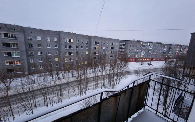 Квартира с Балконом в Спальном Районе