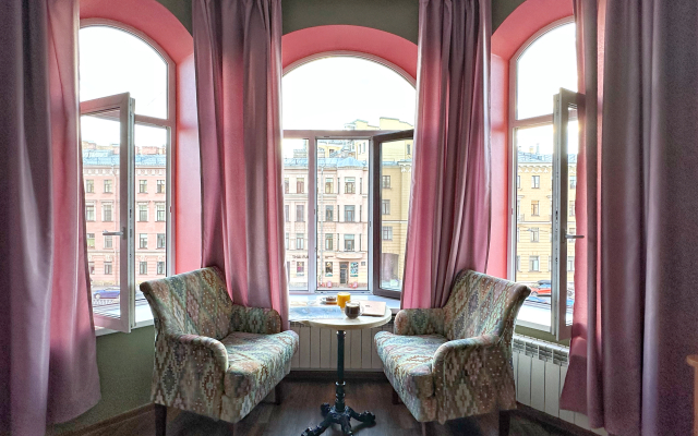 Меблированные комнаты Laika на Грибоедова