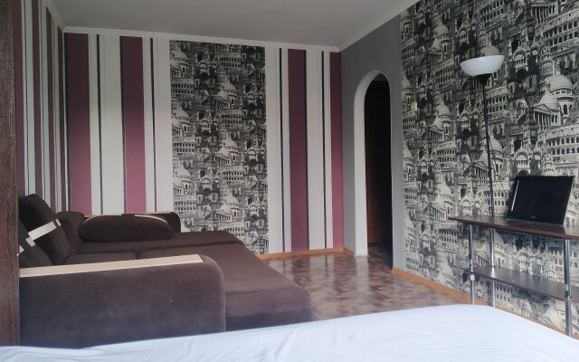 Квартира Две подушки 2+2 на Ленина,125А