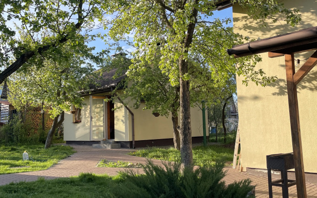 Частный дом с баней