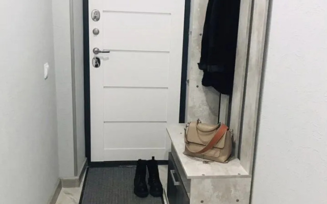 Na Ul. 1-Ya Poselkovaya 1b Flat