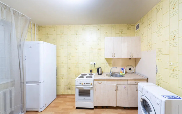 Dvuhkomnatnyie U Trk Planeta Apartments