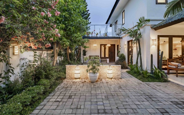 Gang Bima - Unique Retro Seminyak Private Mansion Villa