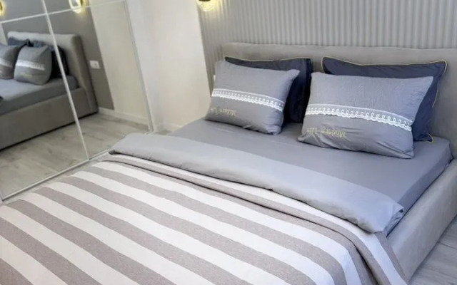 Na Oktyabryskom Prospekte 30B Flat
