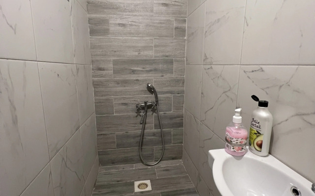 2-Komnatnye Cherez Dorogu ot Avtovokzala! Apartment