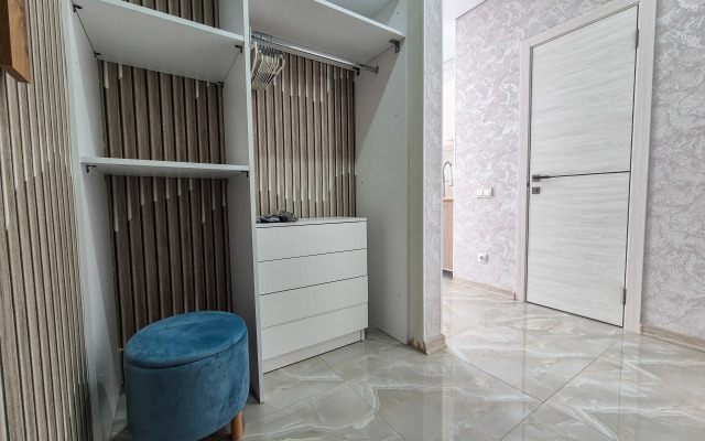 Prostornaya Studiya S Balkonom Flat