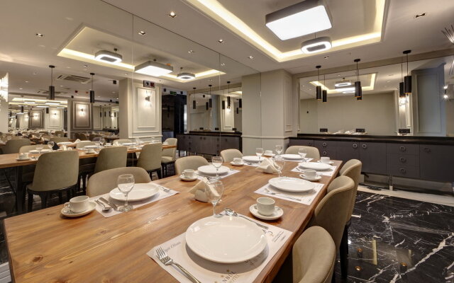 Dora Pera Hotel