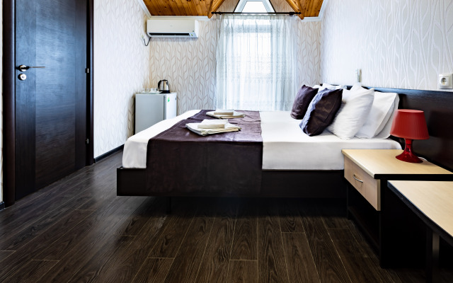 Kipr Guest House