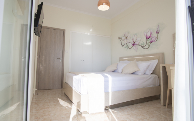 Art Home by the sea Saronida Apartments