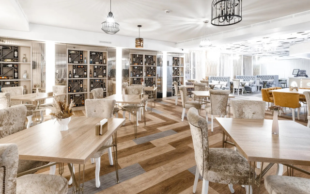 Kamarooms Business Hotel & Spa