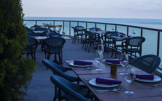 Royal Comfort Hotel