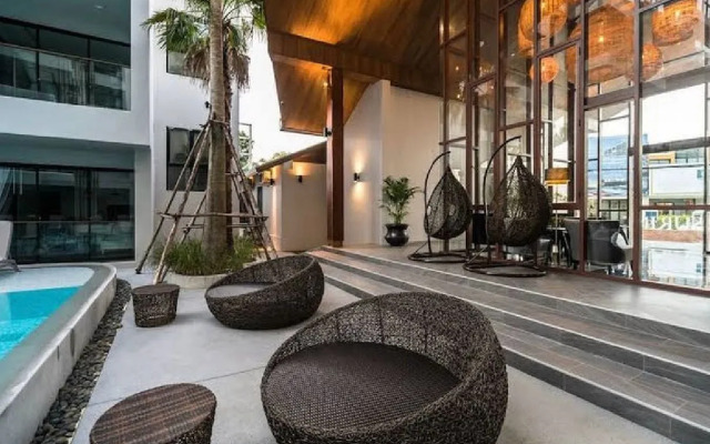 V Komplekse Palmyrah Apartment