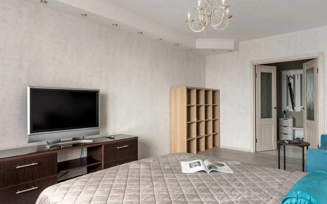 Svetlaya Uyutnaya Odnokomnatnaya Flat