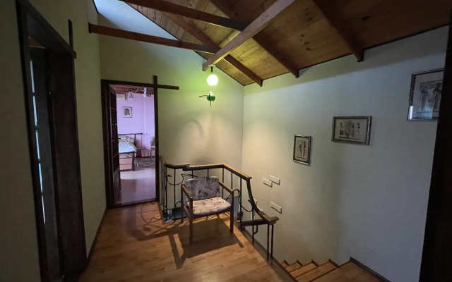 Dvukhetazhny Na Ulitse Drazhinskogo 33 Private house