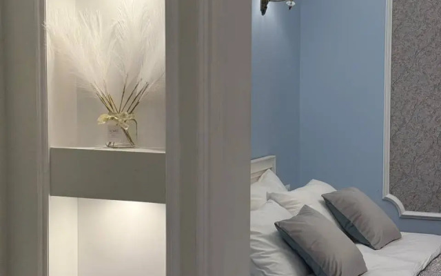 Klacca Lukhury Flat