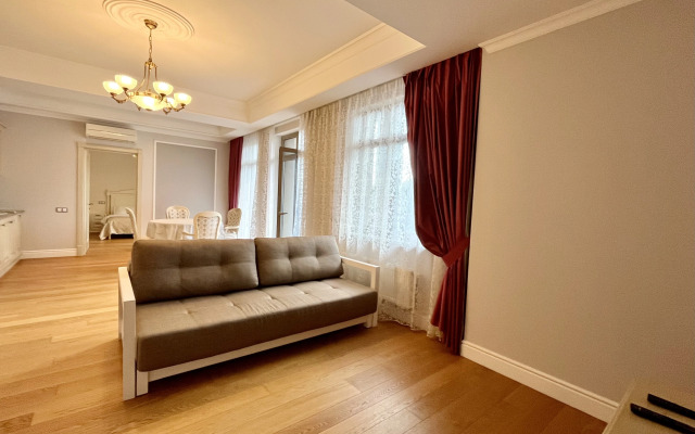 Dvukhkomnatnye s Balkonom Premium Klassa v Zhk Diplomat Apartments