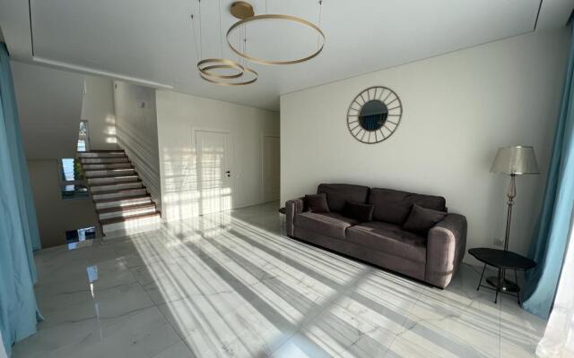 Dizaynerskaya S Vidom Na More Villa