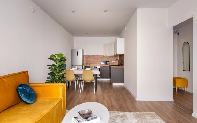 Chetyrekhkomnatnaya Dizainerskaya Vidovaya Flat