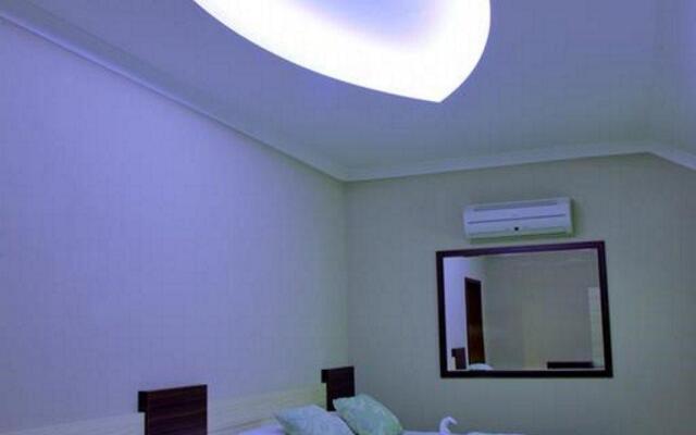 Opia Hotel