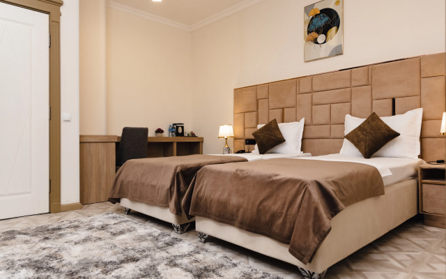 Art Royal Hotel
