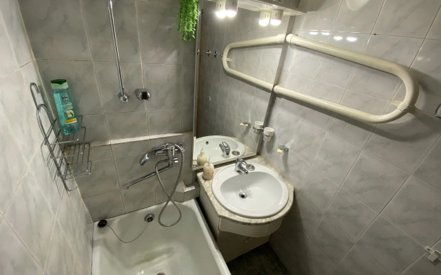 Uyutnaya 2kh komnatnaya vozle metro Botanicheskiy sad Flat