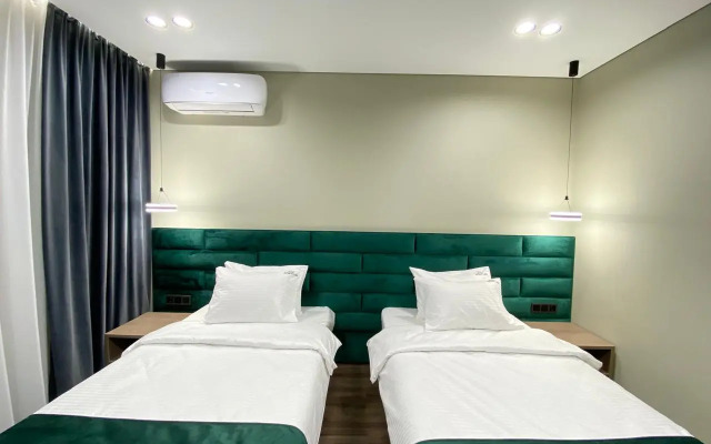 Royal Status Hotel