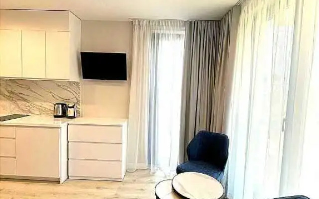 Dvukhurovnevyye s Balkonom Apartments