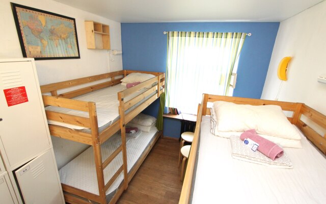 BedAndBike Hostel