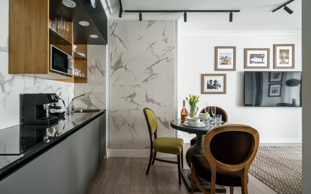 Roskoshnye Dvukhkomnatnye U Moskovskogo Vokzala Apartments
