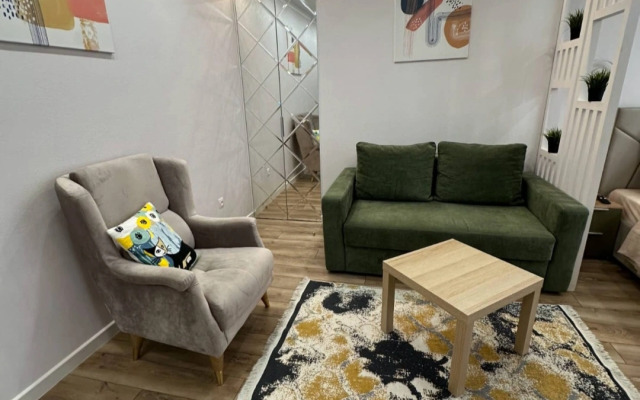 Uyutnaya Kvartira v Tsentre Goroda Flat