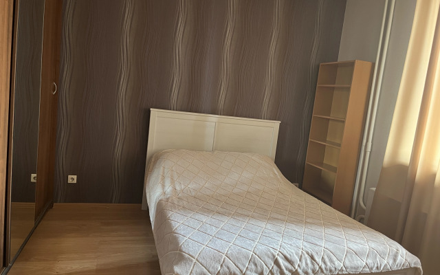 V Oktyabryskom Flat