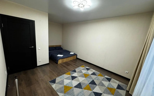 Solnechnaya Kvartira V Yuzhnoy Bittse Flat