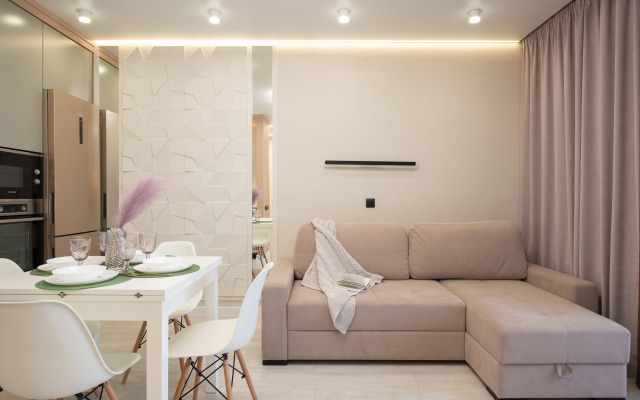 Flat with designer renovation in Aivazovsky city